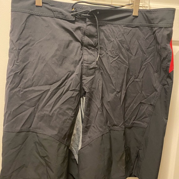 Reebok Crossfit Shorts Men’s Pocket Stretch Material Length 21” Black Red SZ LG - Picture 2 of 15